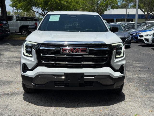 Used 2026 GMC Terrain Elevation FWD image 2