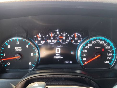 Used 2017 Chevrolet Suburban LT RWD image 38