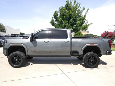 Used 2024 GMC Sierra 2500 AT4 w/ AT4 Premium Plus Package AWD/4WD image 6