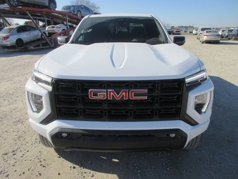 New 2026 GMC Canyon Elevation w/ Convenience Package image 10