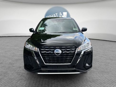New 2025 Nissan Kicks Play S image 2