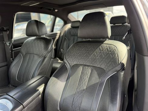 Used 2018 BMW 750i RWD image 13