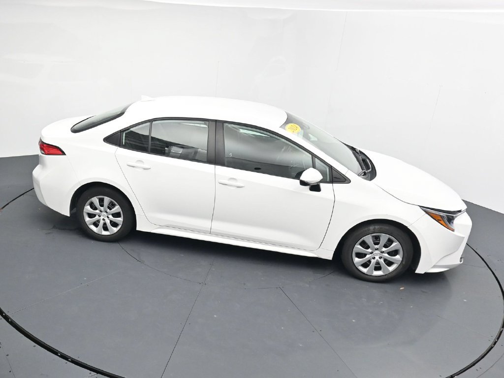 Used 2024 Toyota Corolla LE FWD image 32
