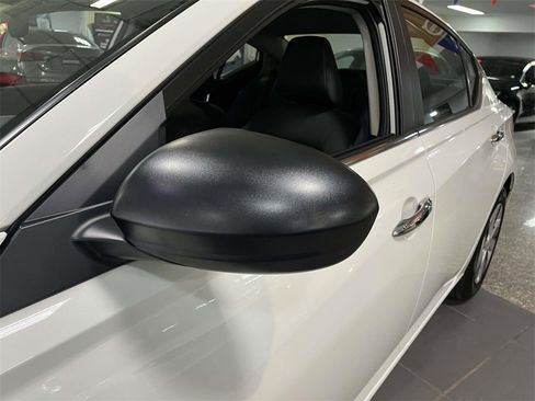 Certified 2025 Nissan Altima 2.5 S image 10