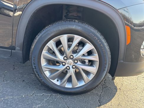 Used 2025 Buick Enclave Preferred image 6