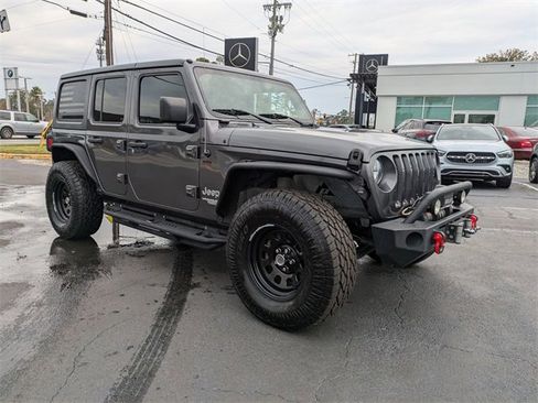 Used 2018 Jeep Wrangler Unlimited Sport image 3