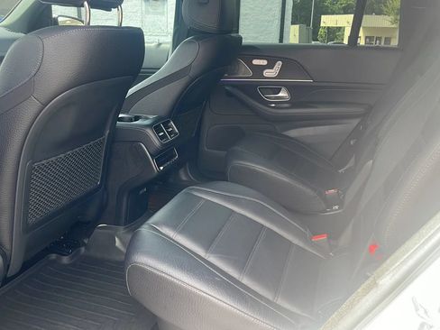 Used 2024 Mercedes-Benz GLS 450 4MATIC image 31