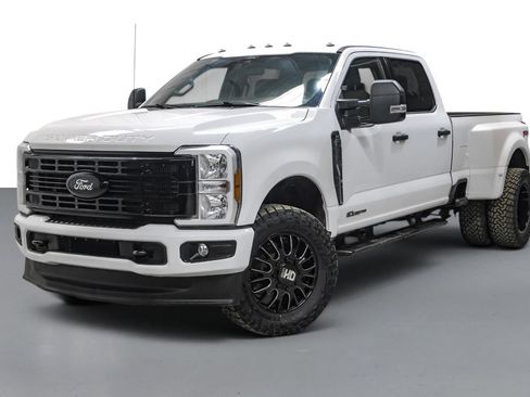 Used 2025 Ford F350 XLT w/ FX4 Off-Road Package AWD/4WD image 5