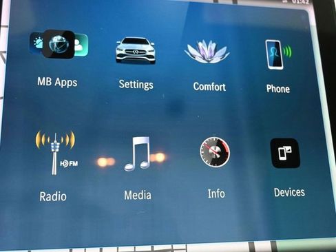 Used 2023 Mercedes-Benz C 300 Sedan image 12