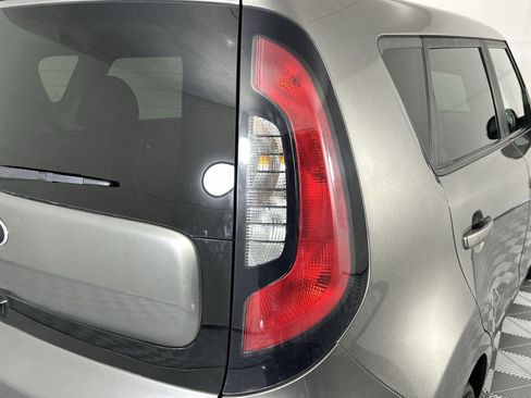 Used 2019 Kia Soul FWD image 26
