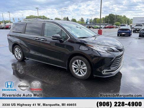 Used 2024 Toyota Sienna Limited AWD/4WD image 1
