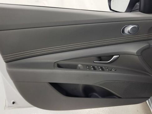 Used 2025 Hyundai Elantra Sport FWD image 16