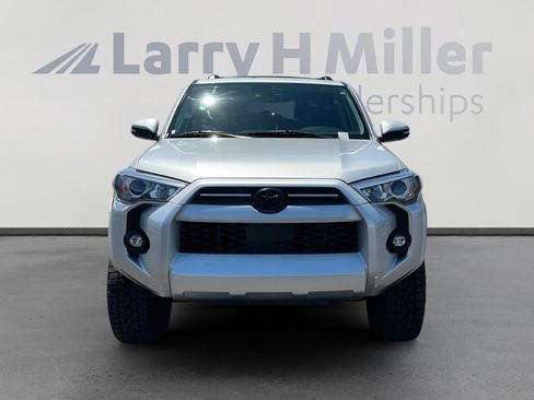 Used 2021 Toyota 4Runner SR5 Premium w/ Moonroof Package AWD/4WD image 8