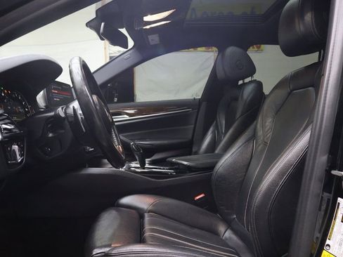 Used 2018 BMW 540i w/ M Sport Package image 16