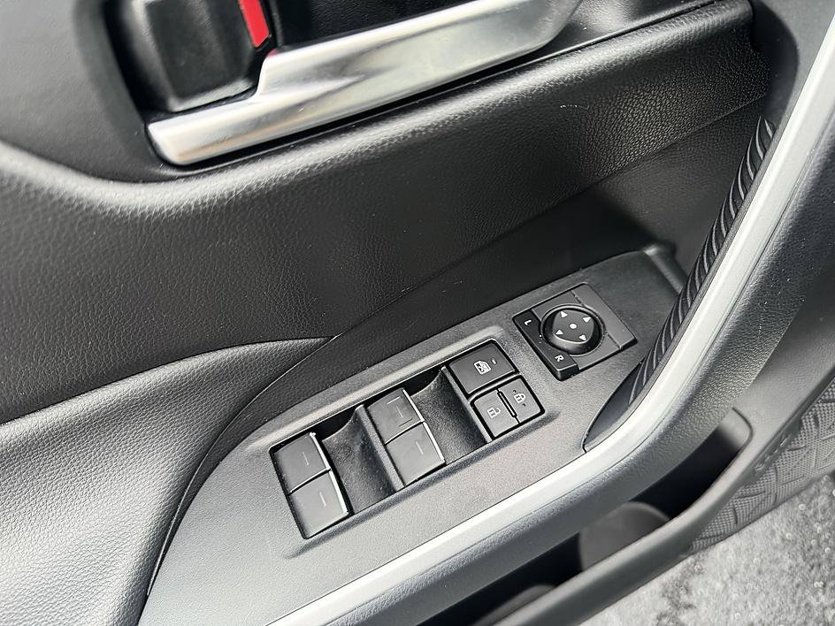 Certified 2025 Toyota RAV4 XLE AWD/4WD image 10