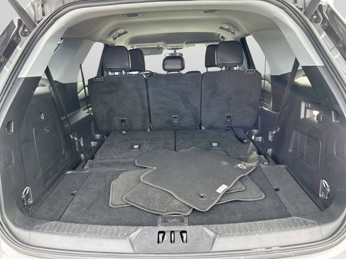 Used 2023 Ford Explorer XLT w/ Equipment Group 202A image 19