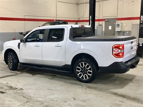 Used 2024 Ford Maverick Lariat image 2