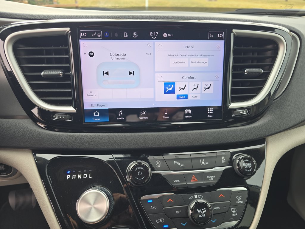 Used 2024 Chrysler Pacifica Touring-L FWD image 19