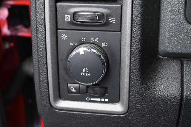 Used 2016 RAM 1500 Express w/ Popular Equipment Group AWD/4WD image 30