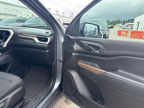 Used 2020 GMC Acadia SLE w/ Driver Convenience Package FWD image 18