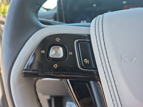Used 2026 Lincoln Aviator AWD w/ Jet Appearance Package image 16