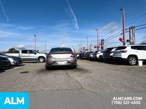 Used 2025 Genesis G70 2.5T RWD image 14