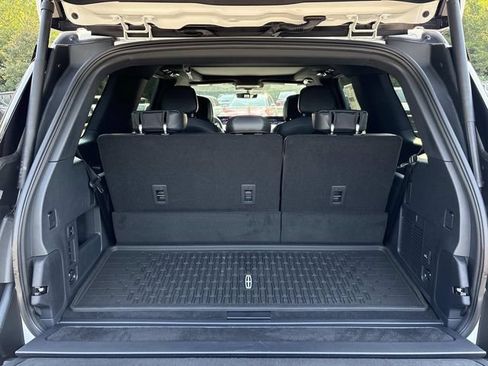 New 2027 Lincoln Navigator Reserve w/ Jet Appearance Package AWD/4WD image 12