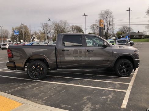New 2026 RAM 1500 4x4 Crew Cab image 14