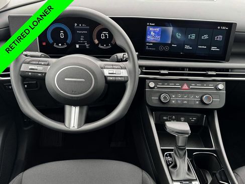 New 2025 Hyundai Tucson SE image 18