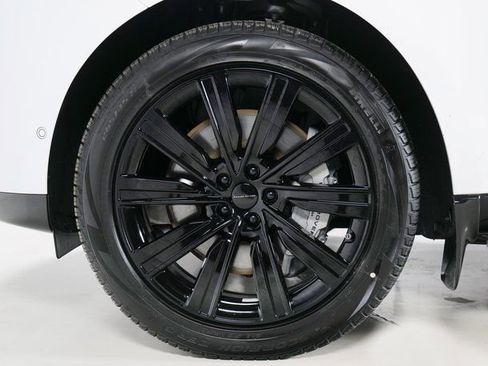 New 2026 Land Rover Range Rover SE image 9