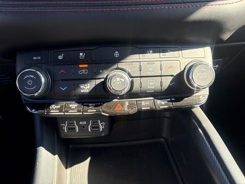 Used 2024 Dodge Durango GT AWD/4WD image 29
