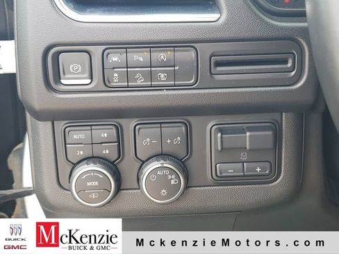 Used 2023 Chevrolet Tahoe Z71 w/ Z71 Off-Road Package AWD/4WD image 21