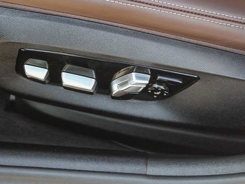 Certified 2023 BMW 530e w/ Premium Package image 21