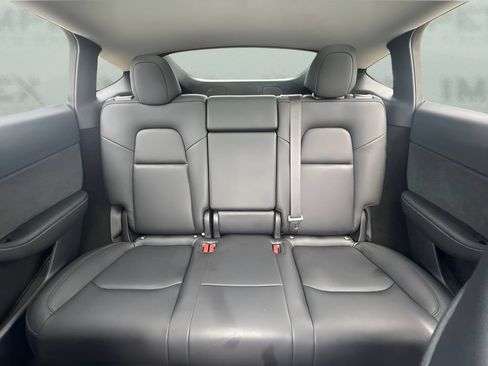 Used 2023 Tesla Model Y AWD image 7