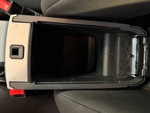 Used 2009 Ford Focus SE image 22