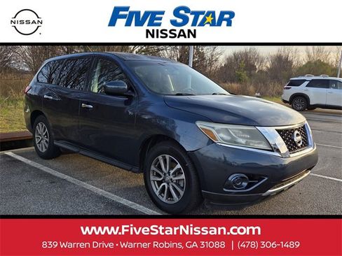 Used 2014 Nissan Pathfinder S image 1