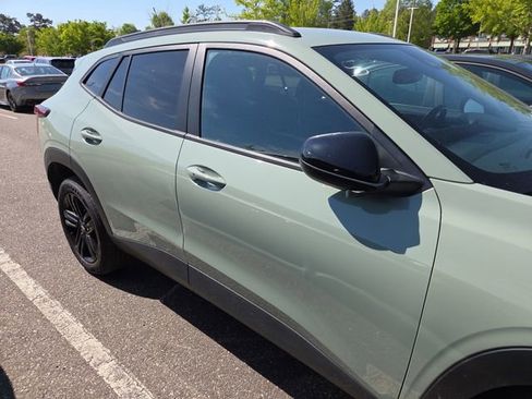 Used 2025 Chevrolet Trax ACTIV w/ Driver Confidence Package image 2