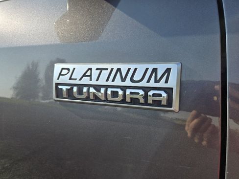 Used 2018 Toyota Tundra 4x4 CrewMax image 5