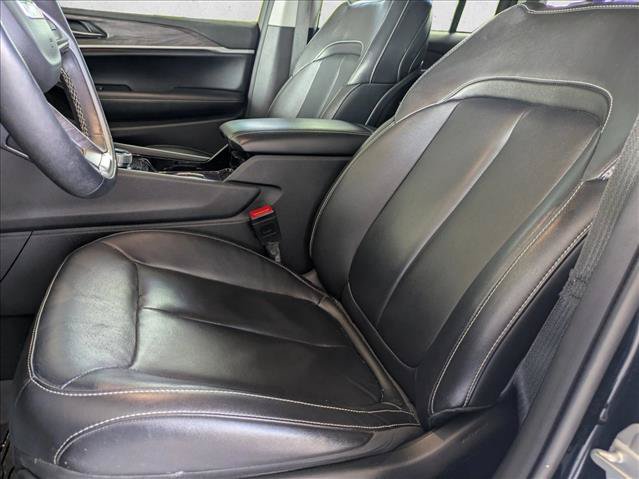 Used 2022 Jeep Grand Cherokee Limited AWD/4WD image 12