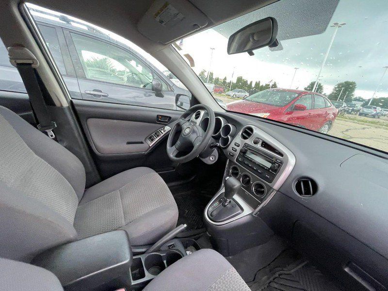 Used 2005 Toyota Matrix FWD image 5