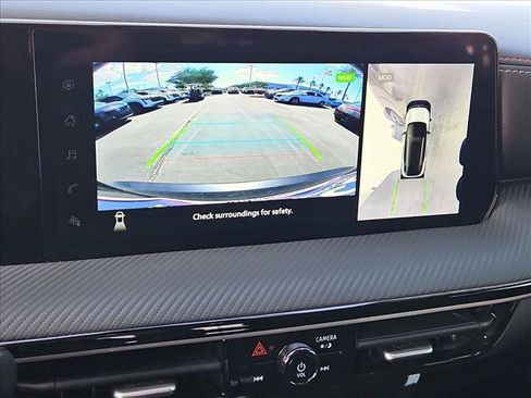 Used 2025 Nissan Kicks SR FWD image 18