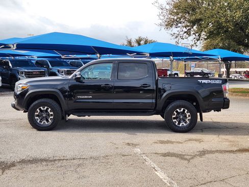 Used 2021 Toyota Tacoma TRD Off-Road w/ TRD Premium Off Road Package image 3