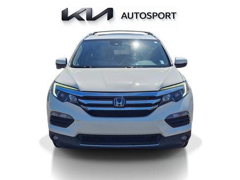 Used 2017 Honda Pilot Touring image 2