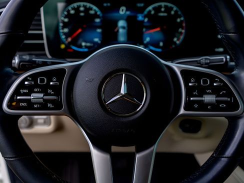 Used 2021 Mercedes-Benz GLE 350 image 13