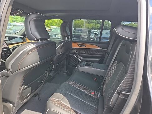 Used 2023 Jeep Grand Cherokee Summit AWD/4WD image 14