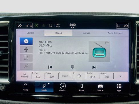 Used 2023 Chrysler Pacifica Touring-L FWD image 9