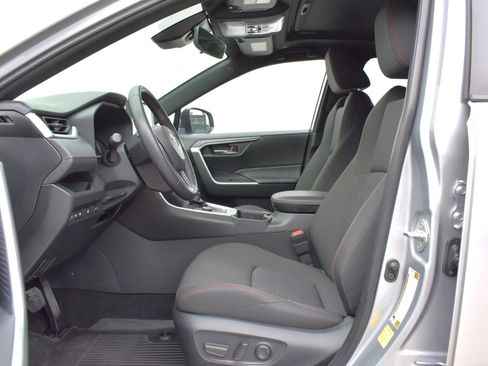 Used 2024 Toyota RAV4 SE w/ Weather & Moonroof Package AWD/4WD image 10