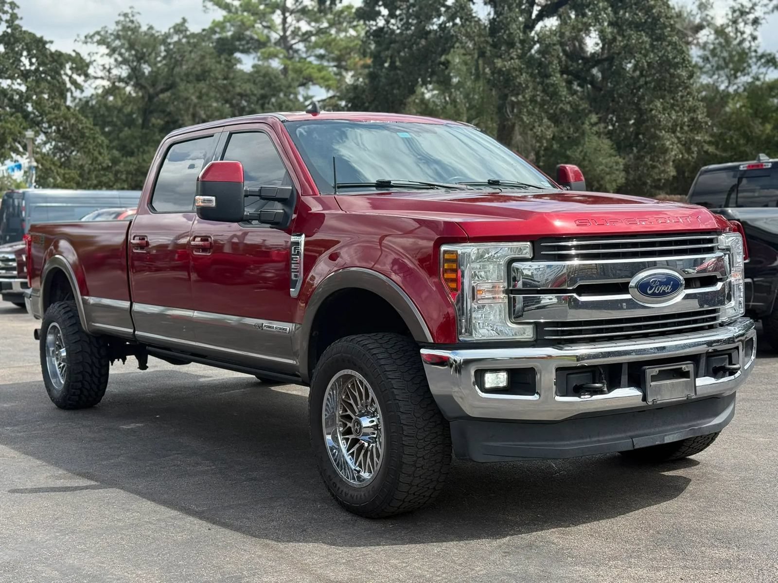Used 2019 Ford F350 Lariat w/ Lariat Value Package AWD/4WD image 4