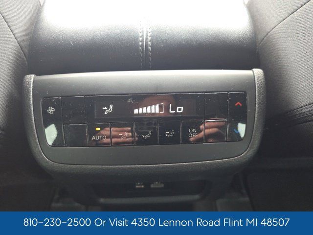 Used 2024 Nissan Pathfinder SV FWD image 15