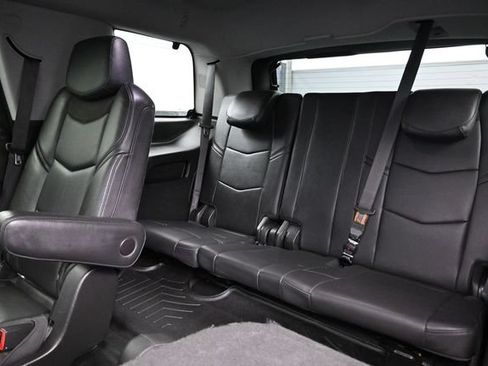Used 2019 Cadillac Escalade Luxury AWD/4WD image 24